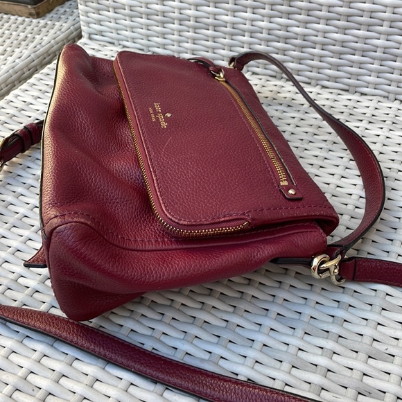 Kate Spade "Carlson" Burgundy Pebbled Leather 2 Way Handbag - Picture 5 of 13